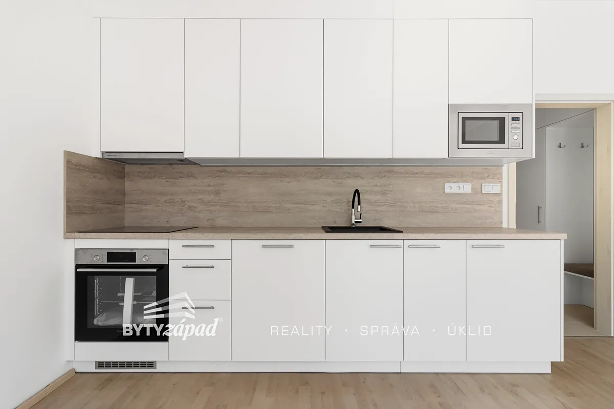 Pronájem bytu 1+kk 36 m²