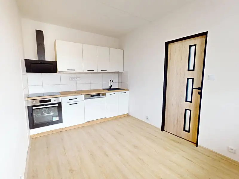 Pronájem bytu 3+1 69 m², Úštěk – náhled fotky 2