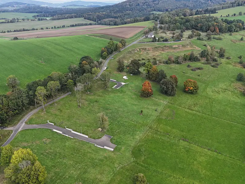 Prodej stavebního pozemku 2044 m², Chudenín – náhled fotky 2