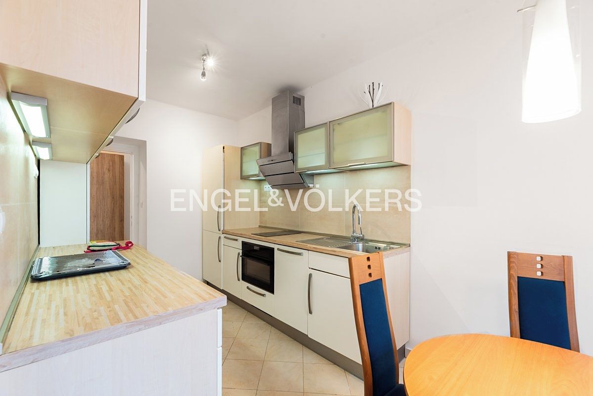 Pronájem bytu 2+1 60 m² – fotografie 3