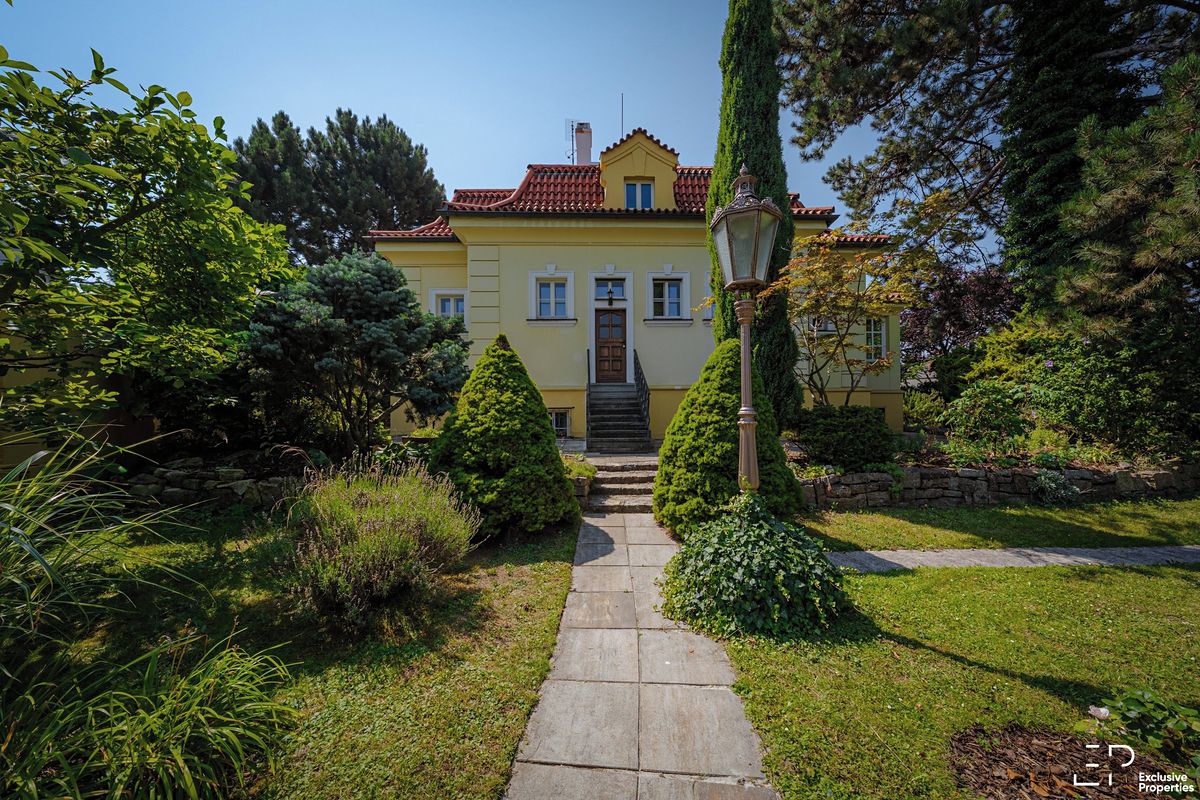 Prodej rodinného domu 176 m², pozemek 1512 m²