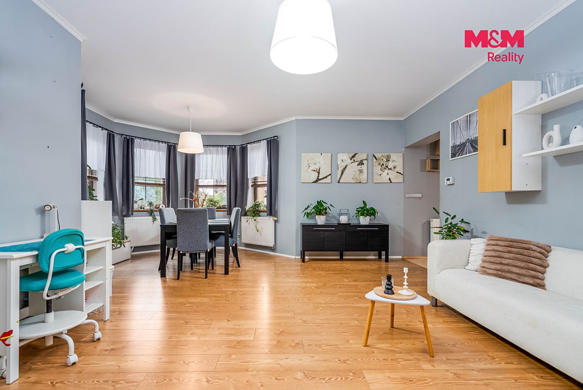 Prodej rodinného domu 187 m², pozemek 875 m² – fotografie 5