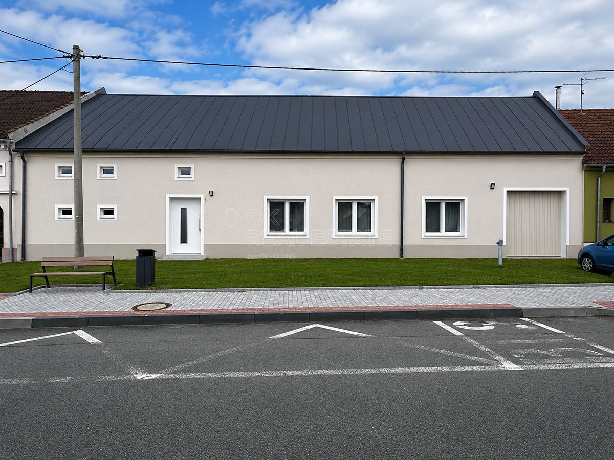 Prodej rodinného domu 370 m², pozemek 3034 m² – fotografie 2