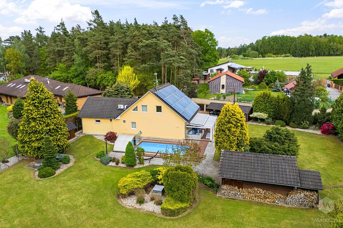 Prodej rodinného domu 177 m², pozemek 1711 m² – fotografie 3