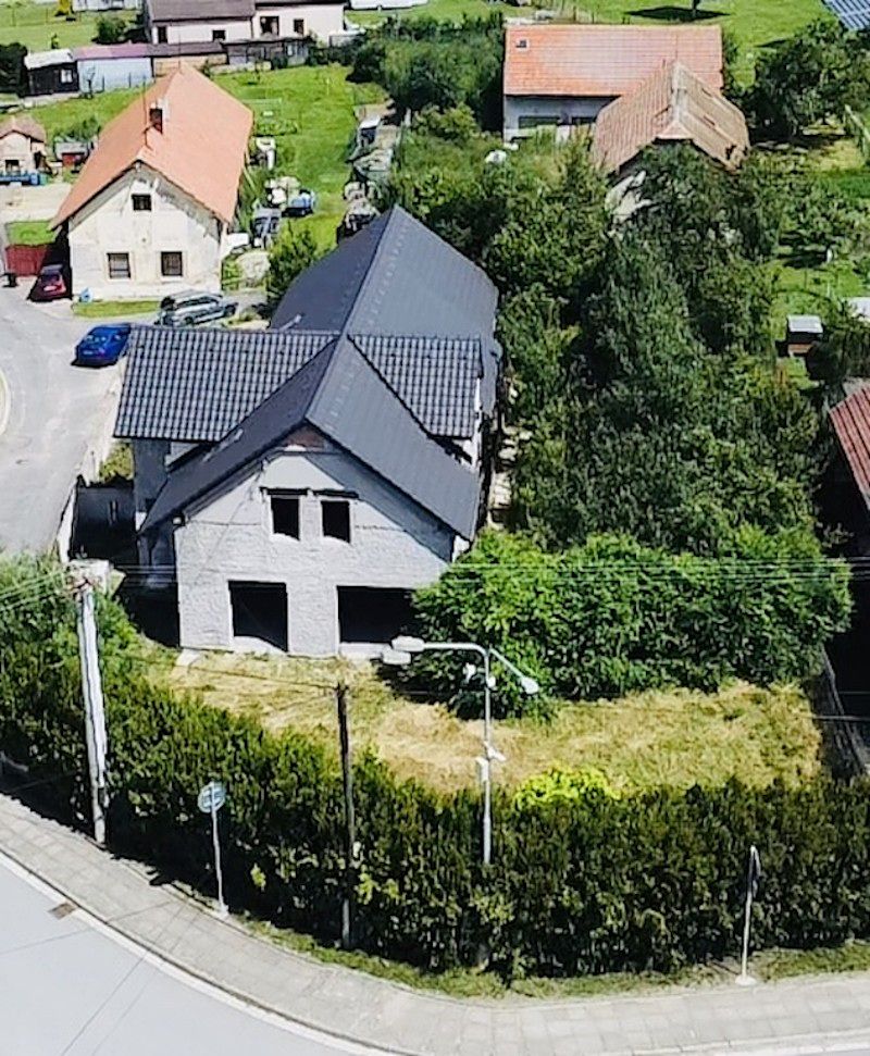 Prodej rodinného domu 295 m², pozemek 766 m² – fotografie 2