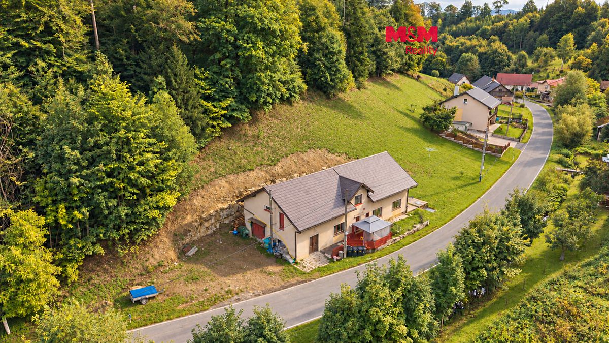 Prodej rodinného domu 159 m², pozemek 2348 m²