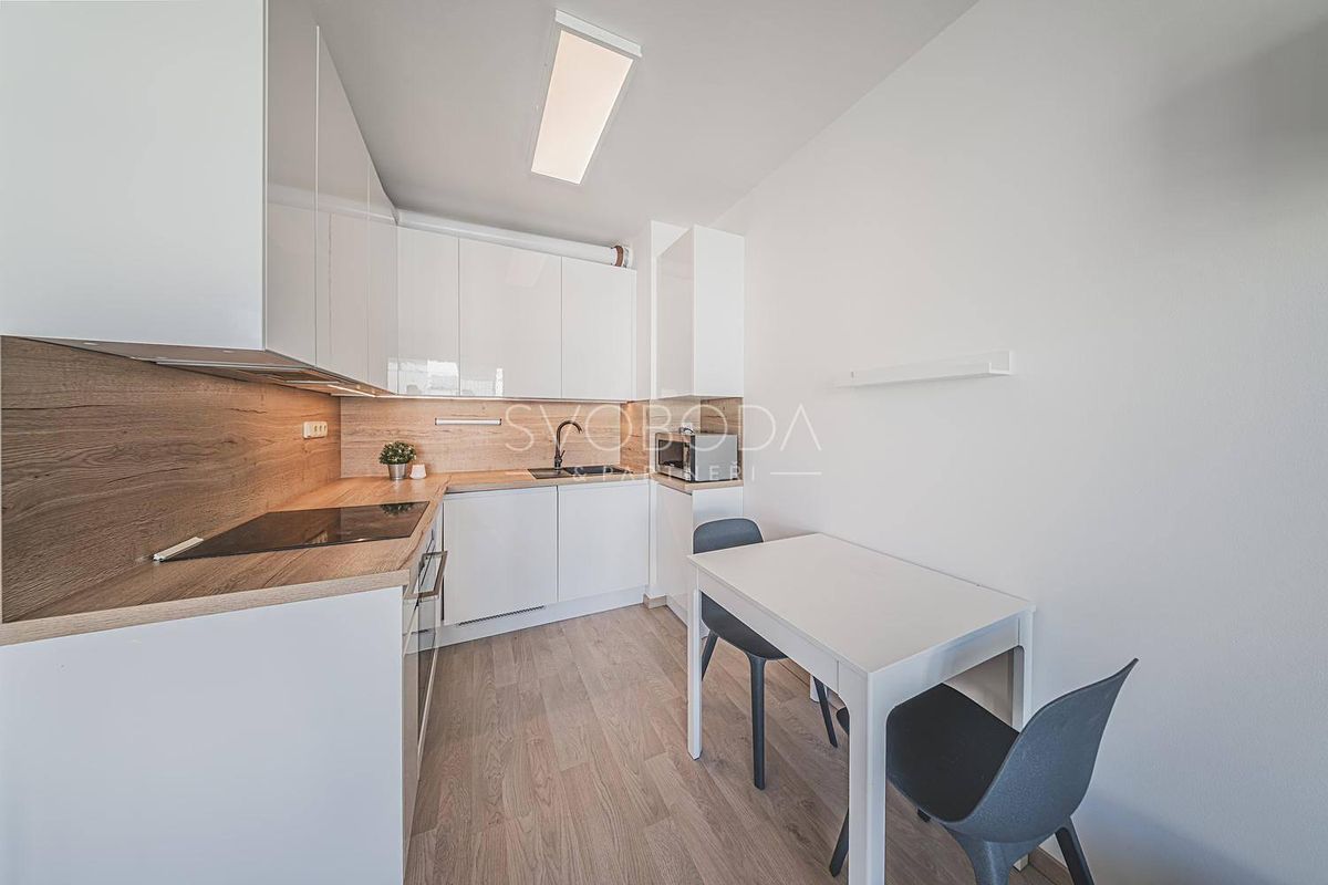 Pronájem bytu 2+kk 44 m² – fotografie 4