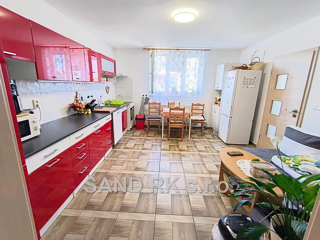 Prodej rodinného domu 80 m², pozemek 608 m² – fotografie 2