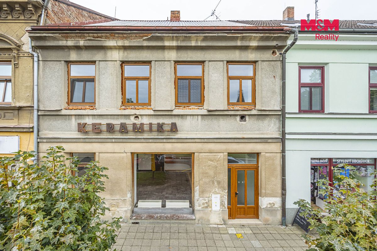 Prodej rodinného domu 180 m², pozemek 580 m² – fotografie 2