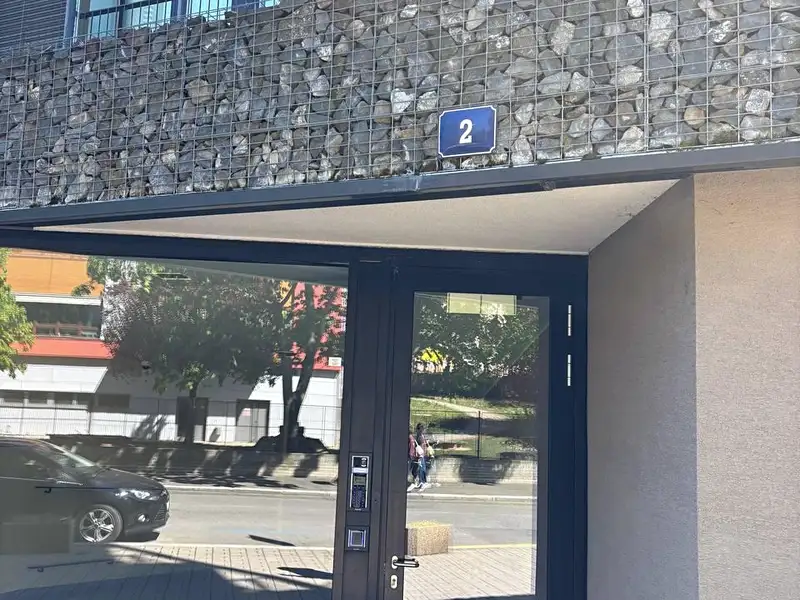 Prodej bytu 1+kk 38 m², Praha – náhled fotky 2