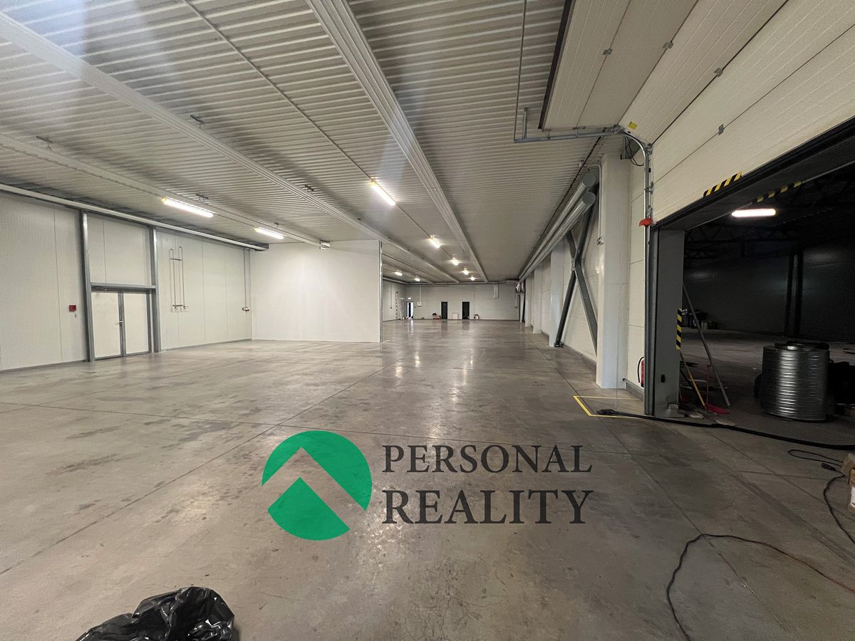 Pronájem skladového prostoru 1106 m² – fotografie 2