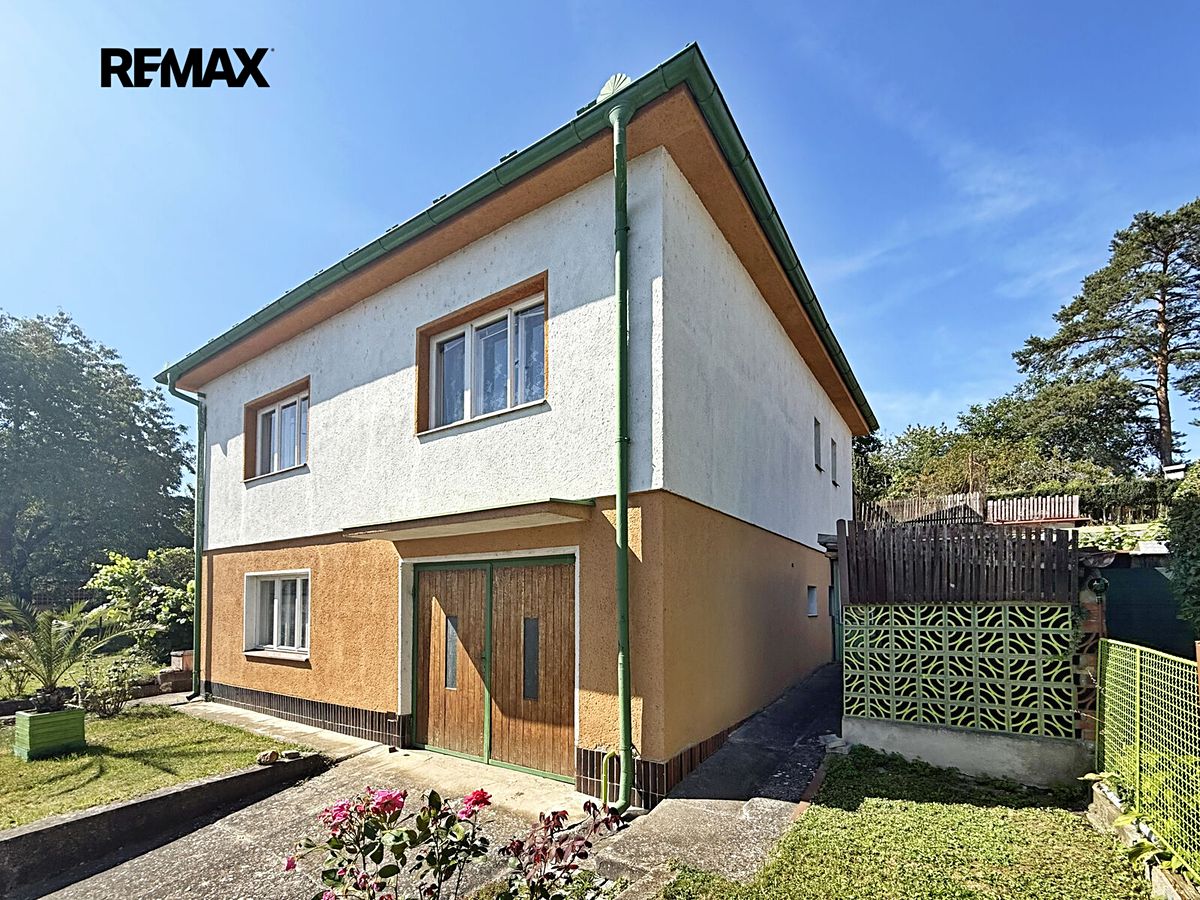 Prodej rodinného domu 144 m², pozemek 669 m² – fotografie 2