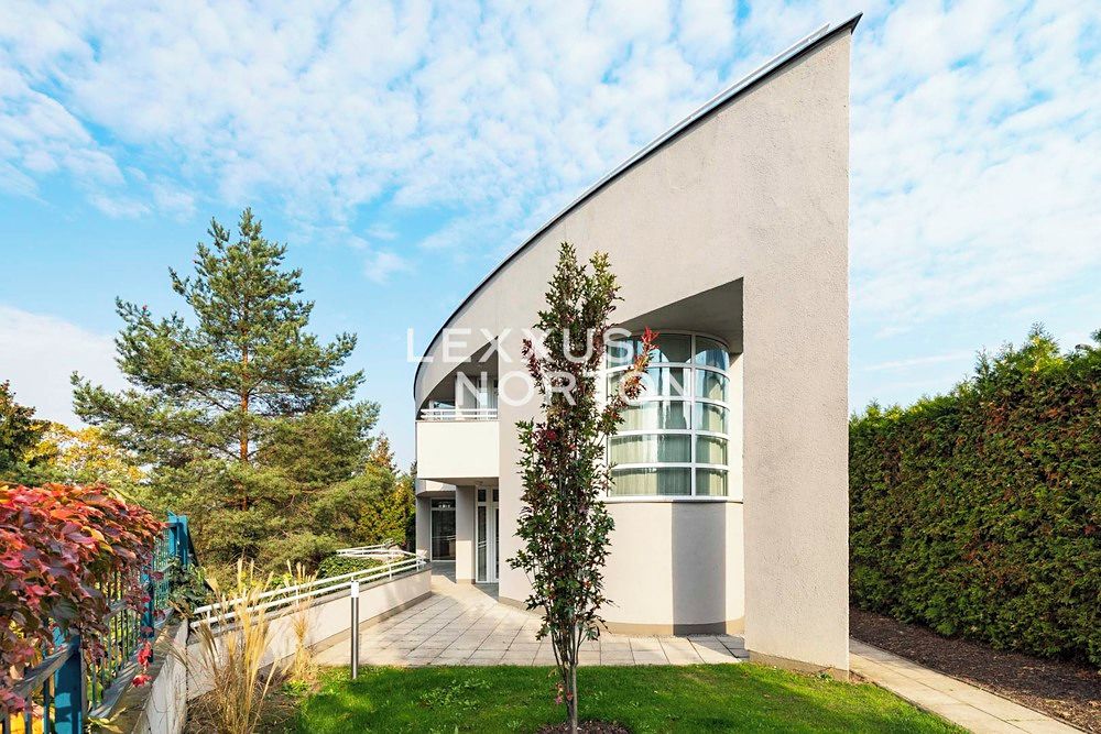 Pronájem rodinného domu 400 m², pozemek 300 m²