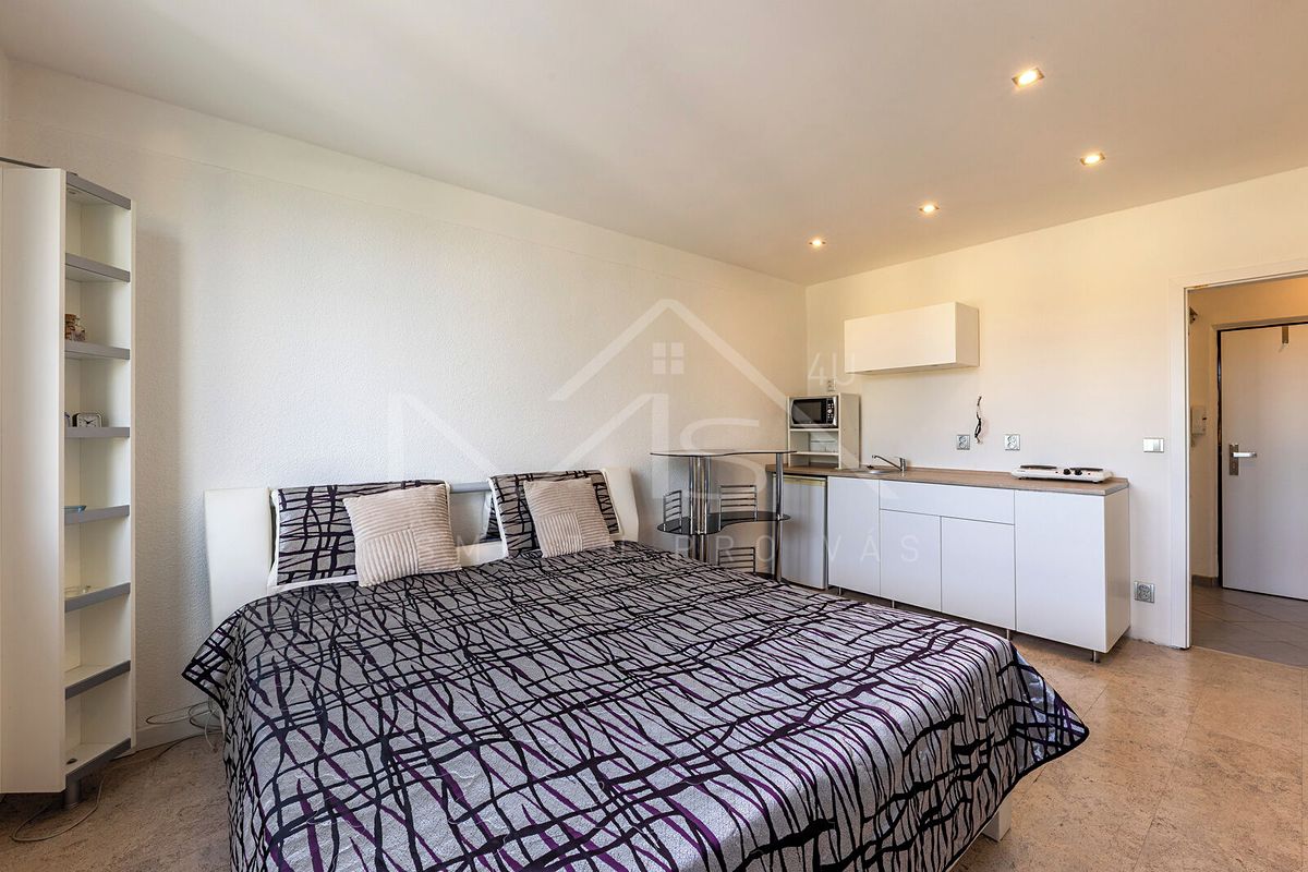 Pronájem bytu 1+kk 22 m²