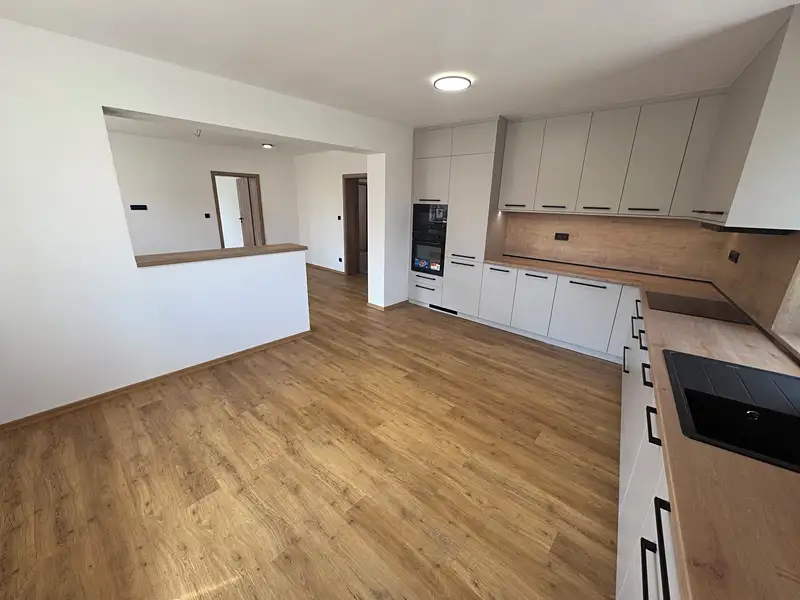 Prodej rodinného domu 145 m², pozemek 372 m², Hroznová Lhota – náhled fotky 2