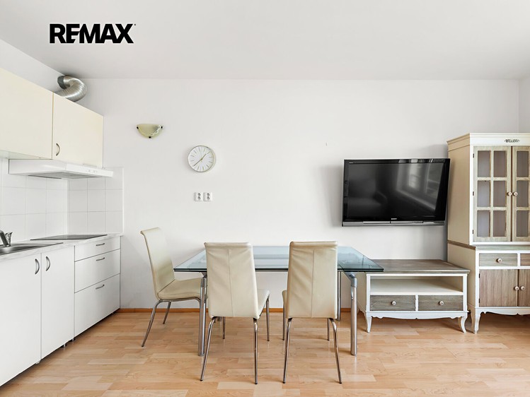 Prodej bytu 1+kk, 32 m² (7 z 19)