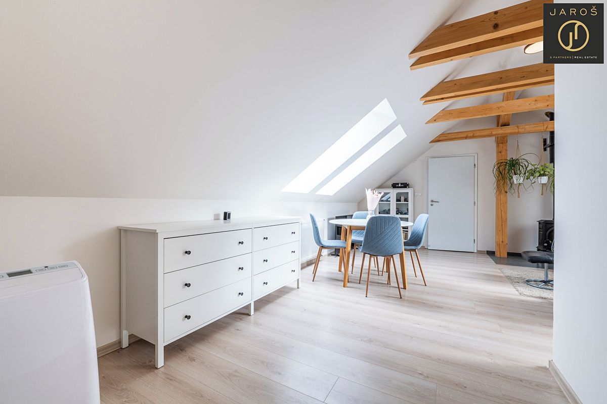 Prodej rodinného domu 203 m², pozemek 1153 m² – fotografie 5