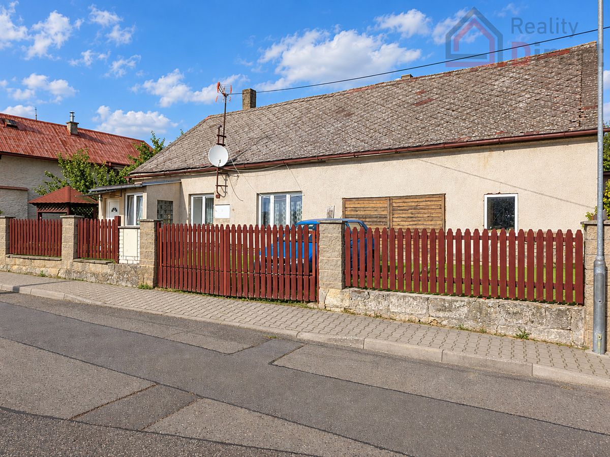 Prodej rodinného domu 190 m², pozemek 1352 m² – fotografie 2