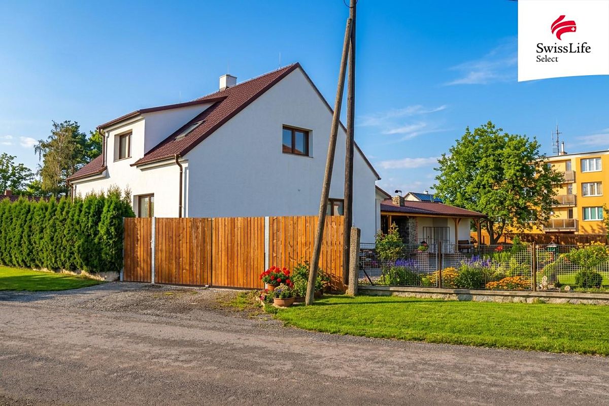 Prodej rodinného domu 177 m², pozemek 1052 m²