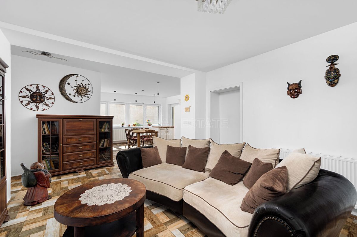 Prodej vícegeneračního domu 220 m², pozemek 628 m² – fotografie 3