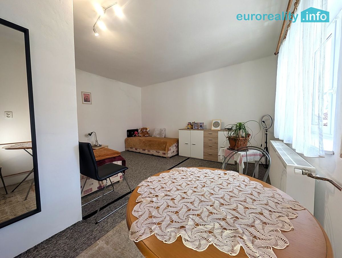 Prodej rodinného domu 140 m², pozemek 555 m² – fotografie 5