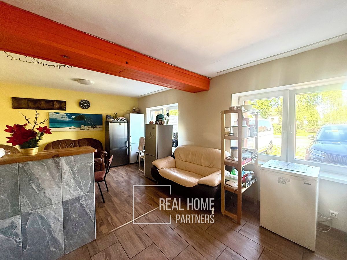 Prodej rodinného domu 286 m², pozemek 225 m² – fotografie 4