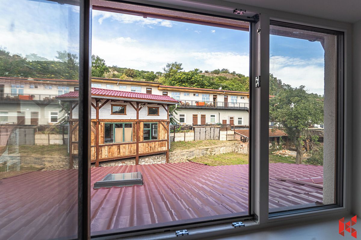 Pronájem bytu 3+kk 52 m² – fotografie 2