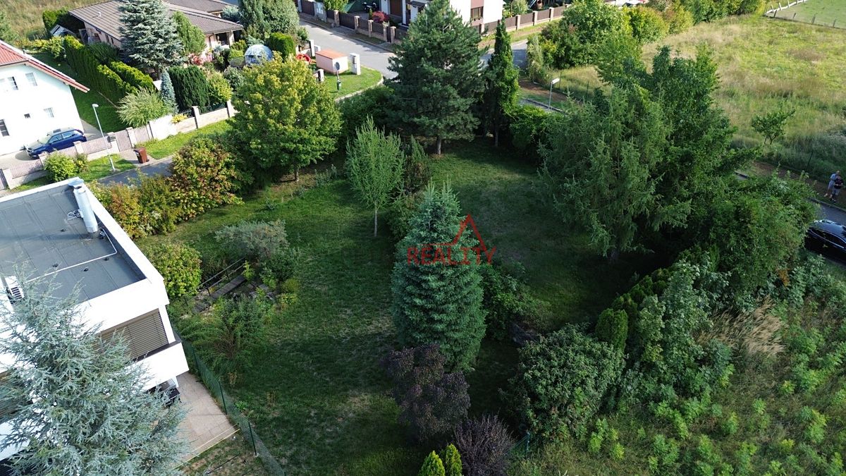Prodej stavebního pozemku 802 m² – fotografie 4
