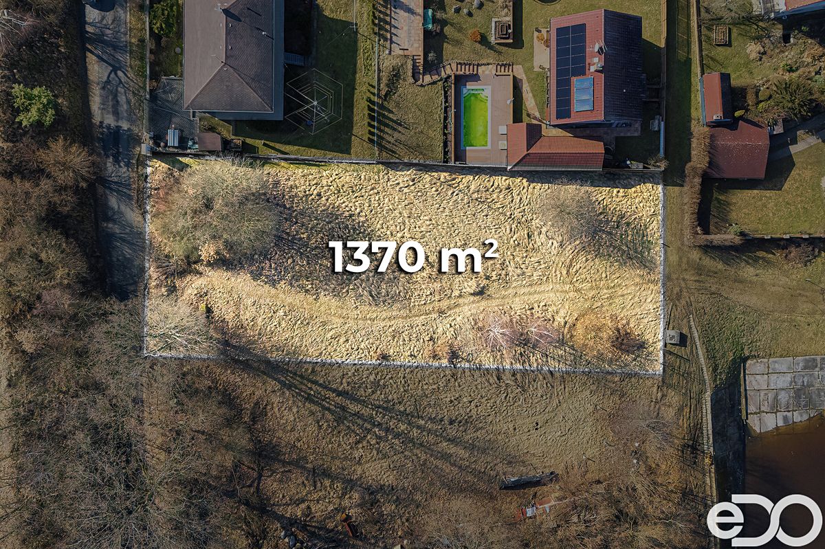 Prodej stavebního pozemku 1370 m²