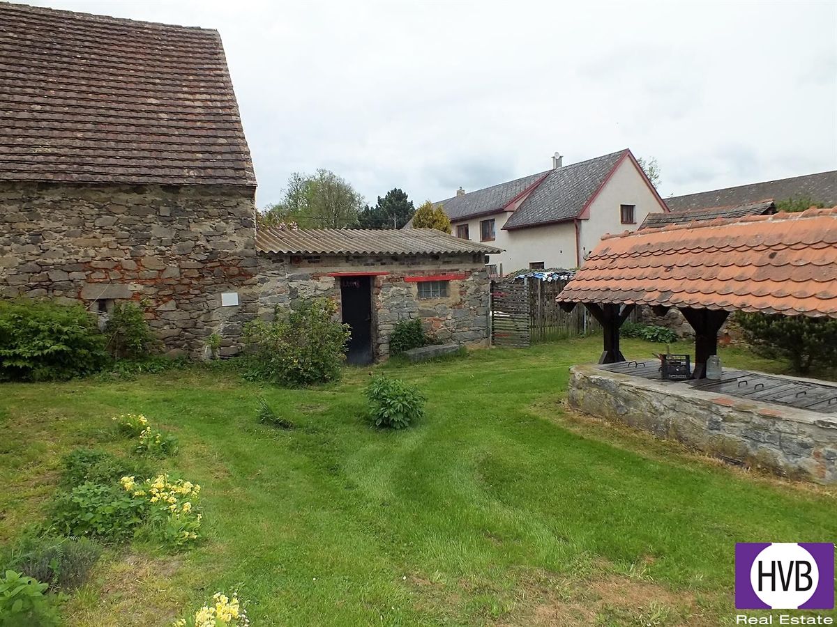 Prodej rodinného domu 422 m², pozemek 2370 m² – fotografie 4
