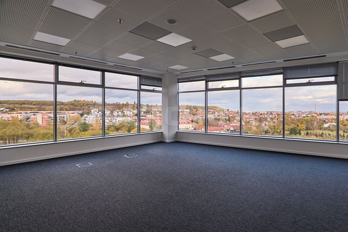 Pronájem kanceláře 360 m² – fotografie 5
