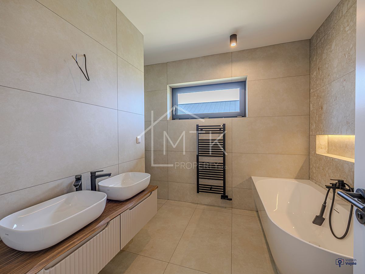 Prodej rodinného domu 106 m², pozemek 709 m² – fotografie 4