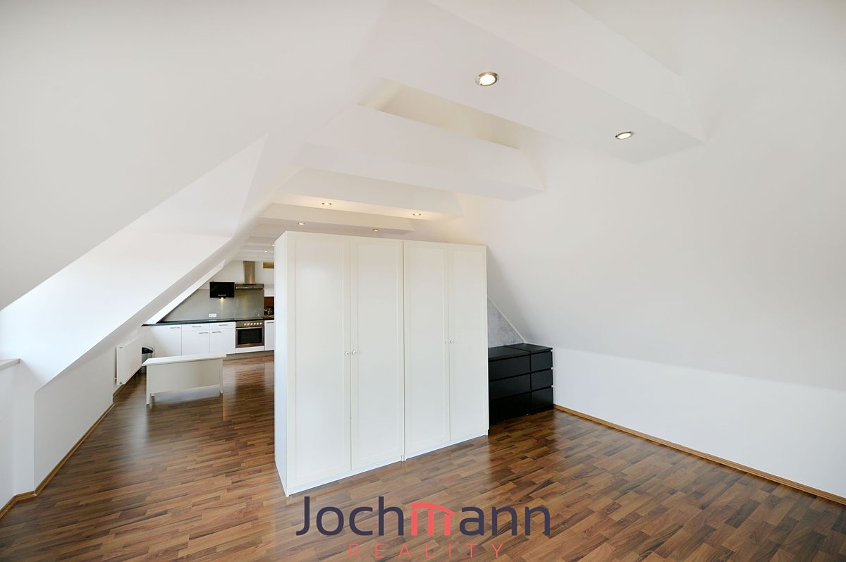 Pronájem bytu 1+kk 62 m² – fotografie 4