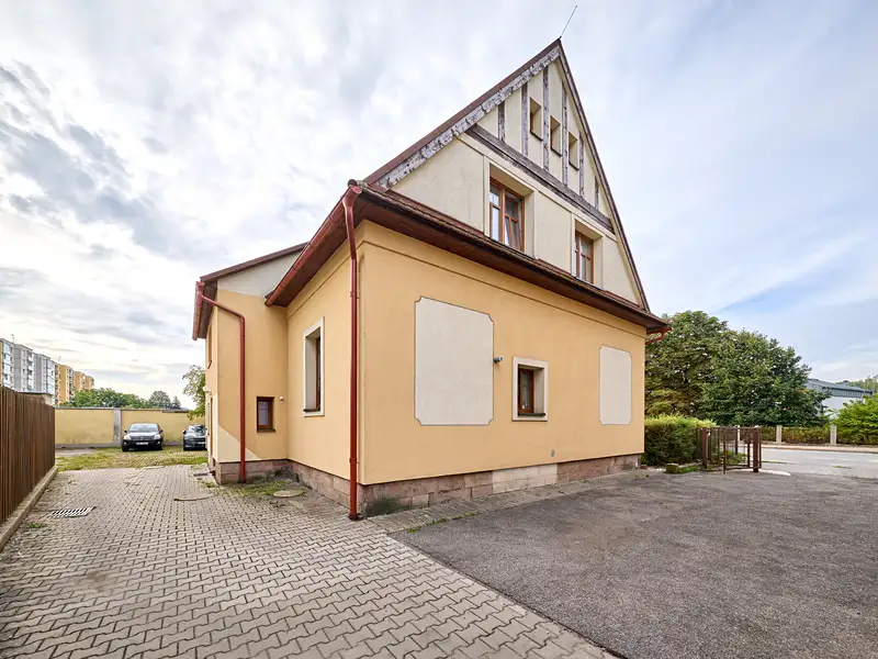 Prodej rodinného domu 213 m², pozemek 697 m², Trutnov – náhled fotky 3