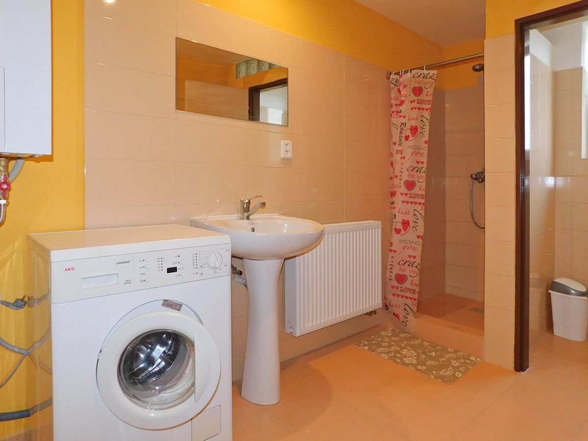 Pronájem bytu 3+kk 86 m² – fotografie 2