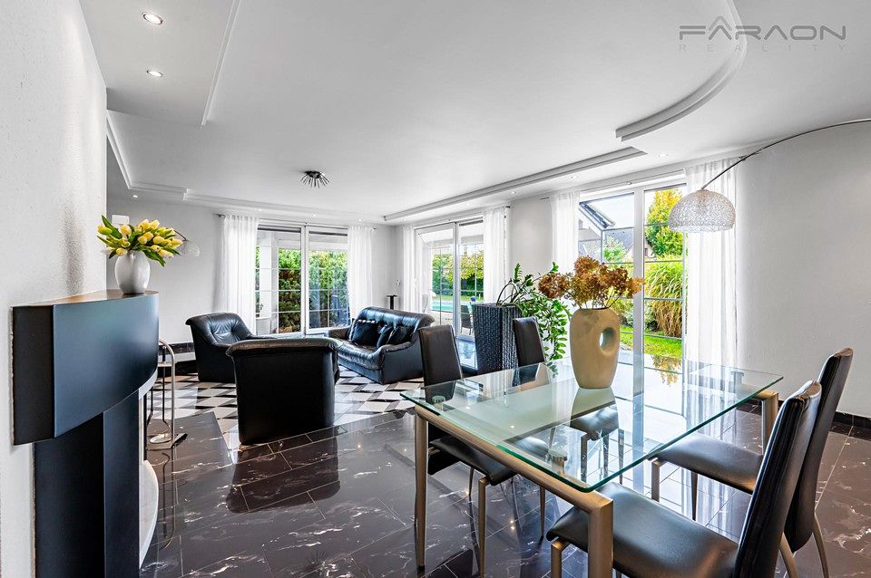 Prodej rodinného domu 454 m², pozemek 1837 m² – fotografie 2