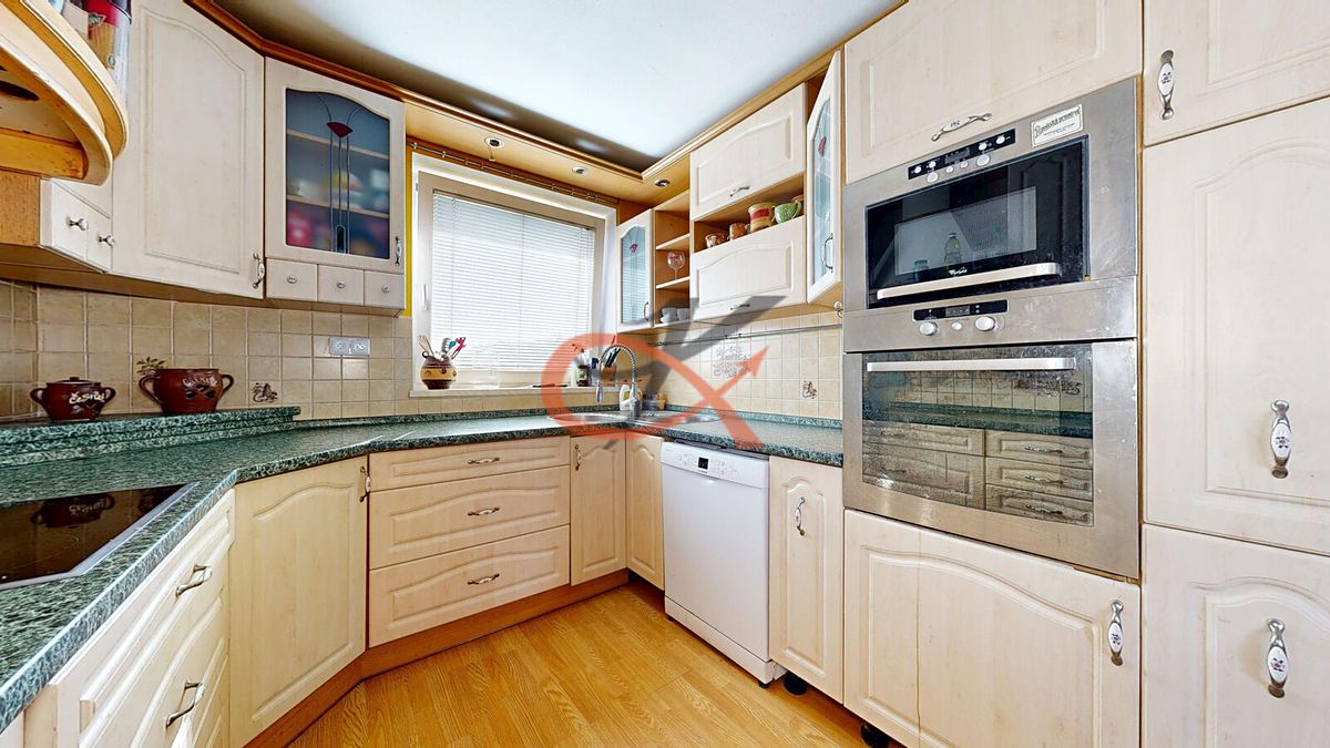 Prodej rodinného domu 225 m², pozemek 106 m² – fotografie 5