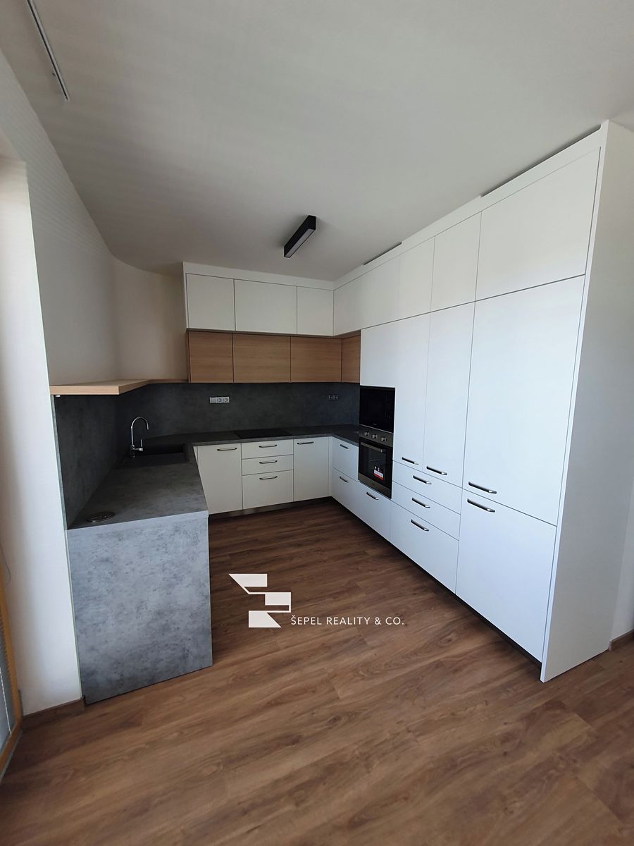 Pronájem bytu 3+kk 73 m²