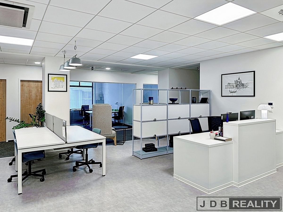 Pronájem kanceláře 120 m² – fotografie 2