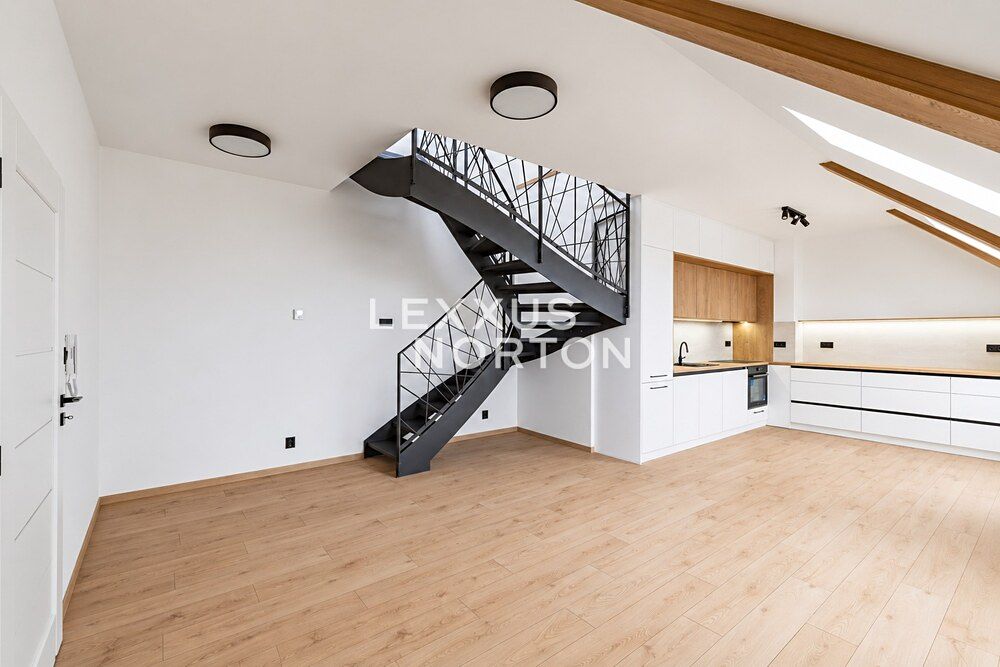 Pronájem bytu 4+kk 108 m² – fotografie 3