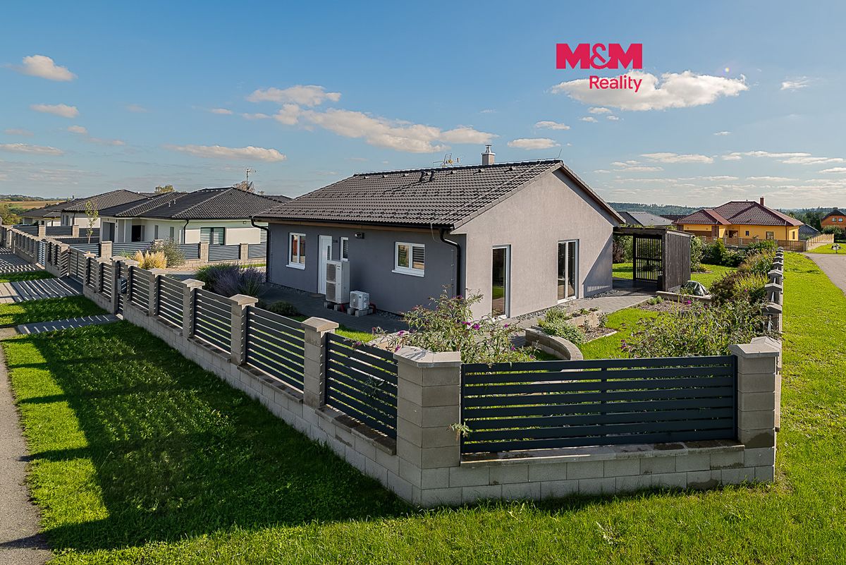 Prodej rodinného domu 90 m², pozemek 1026 m²