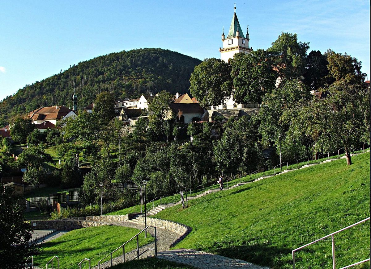 Prodej stavebního pozemku 1850 m² – fotografie 2