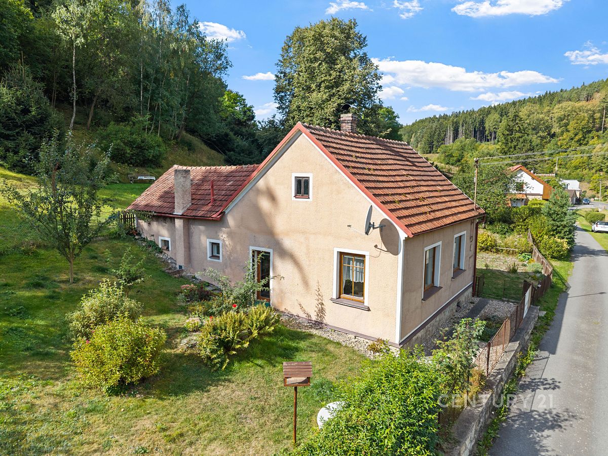 Prodej rodinného domu 83 m², pozemek 1796 m²