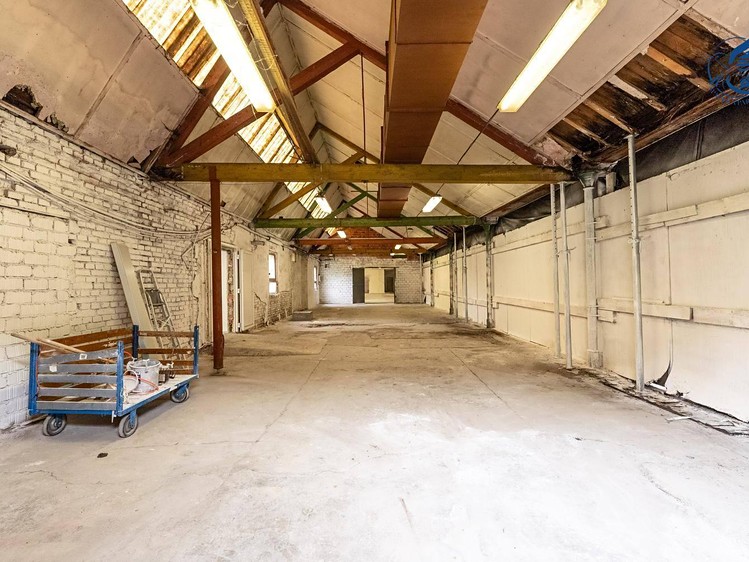 Prodej komerčního prostoru, 960 m² (18 z 23)