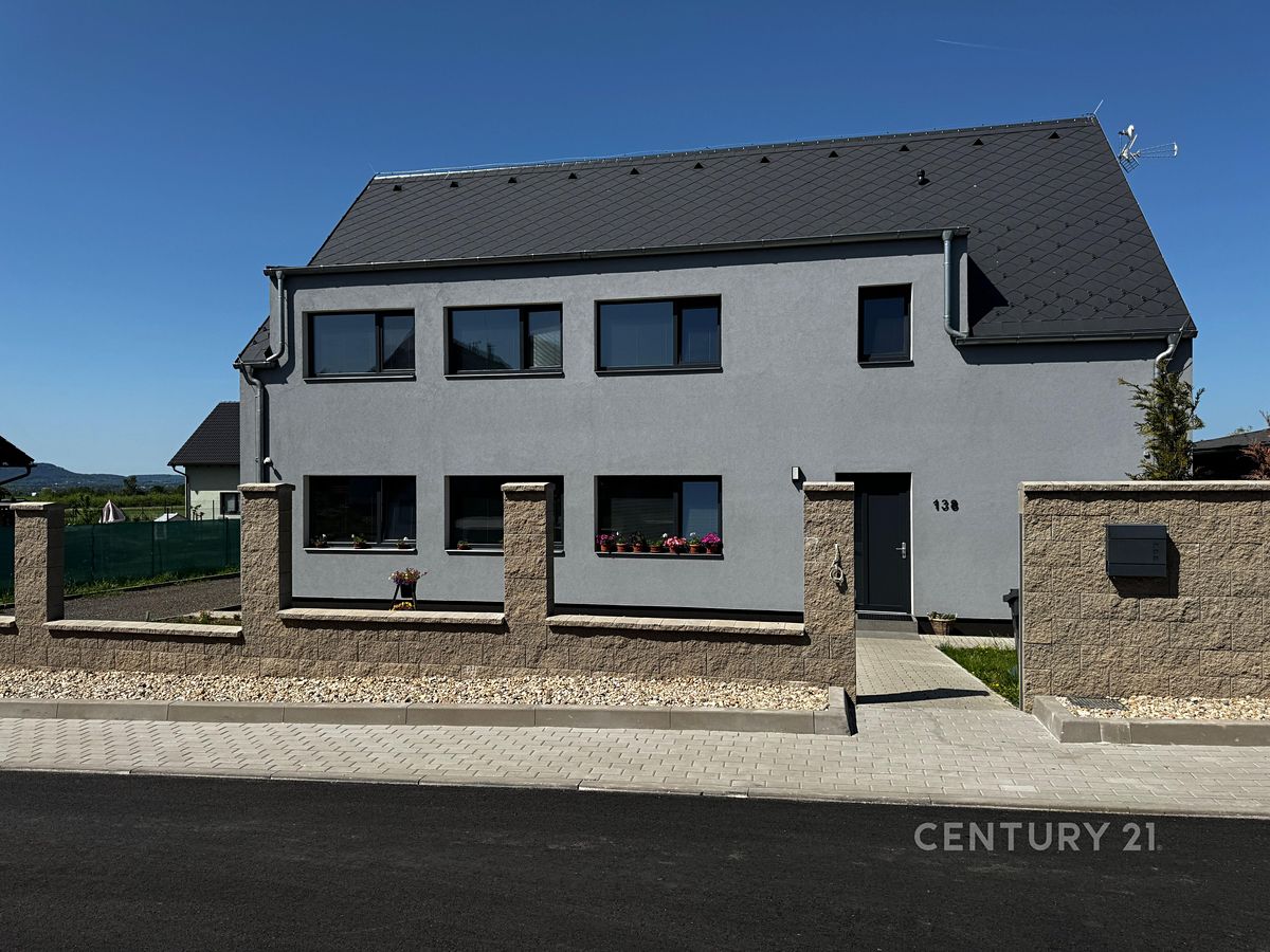 Prodej vícegeneračního domu 256 m², pozemek 905 m²