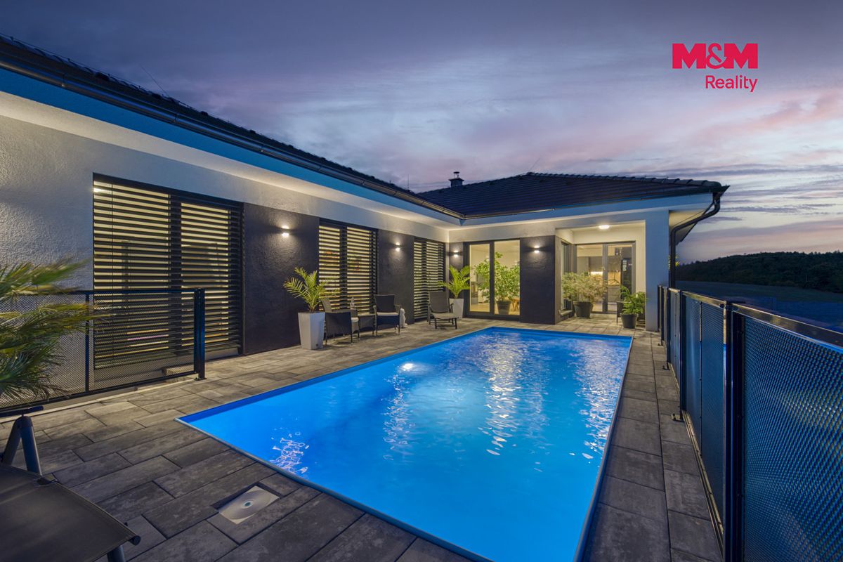 Prodej rodinného domu 139 m², pozemek 1155 m² – fotografie 2