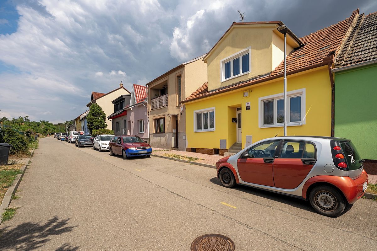 Prodej rodinného domu 146 m², pozemek 288 m² – fotografie 2