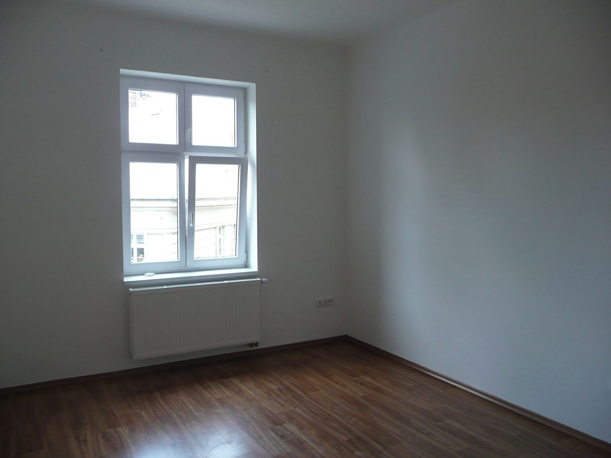 Pronájem bytu 2+kk 55 m² – fotografie 3