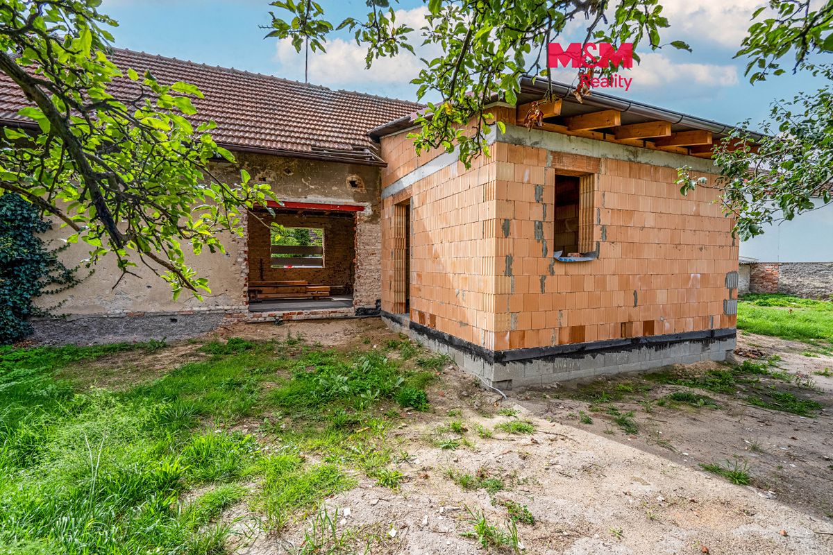 Prodej rodinného domu 234 m², pozemek 851 m²