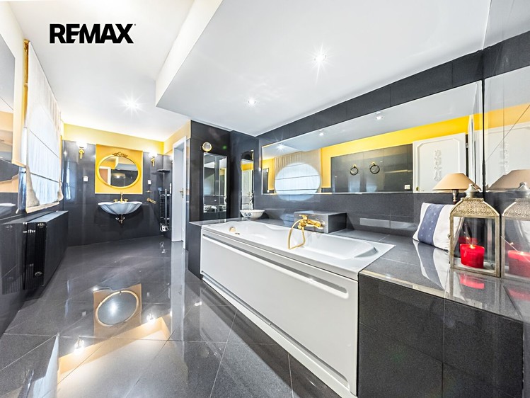 Prodej domu, 333 m² (37 z 48)